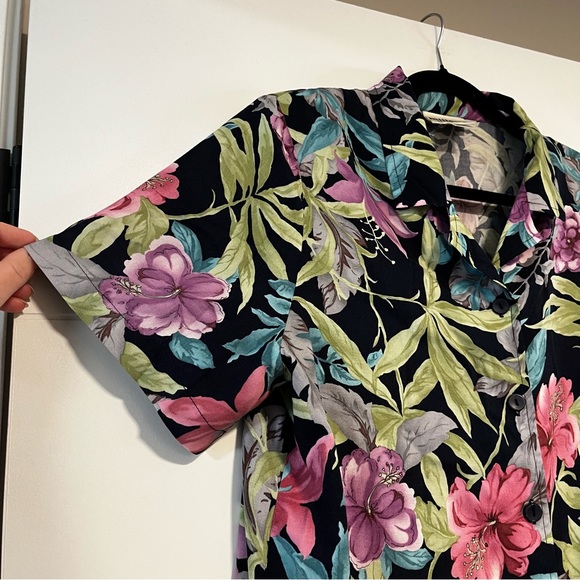 Miller’s | Vintage Hawaiian Button Up Tee - Picture 2 of 14